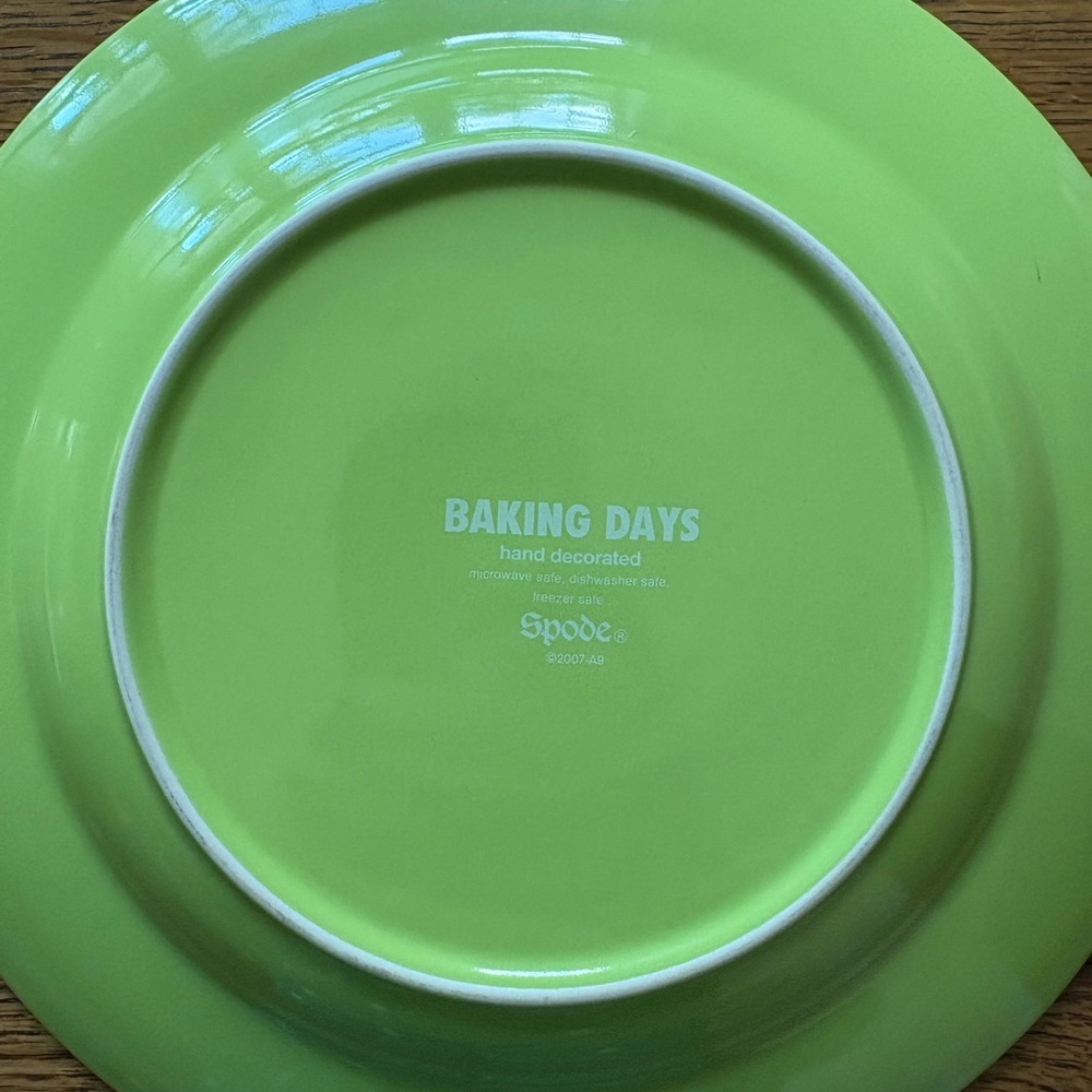 SPODE Baking Days Polka Dot Dinner Plates in Lime Green - Picture 7 of 10